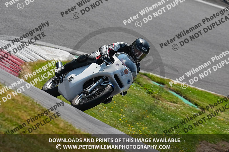 cadwell park;cadwell park photographs;cadwell trackday photographs;enduro digital images;event digital images;eventdigitalimages;peter wileman photography;racing digital images;trackday digital images;trackday photos